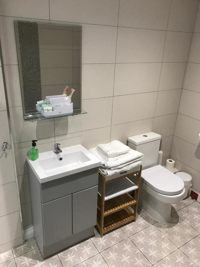 Luxury Refurbished 2 Bedroom Regency Apartment Cheltenham Zewnętrze zdjęcie